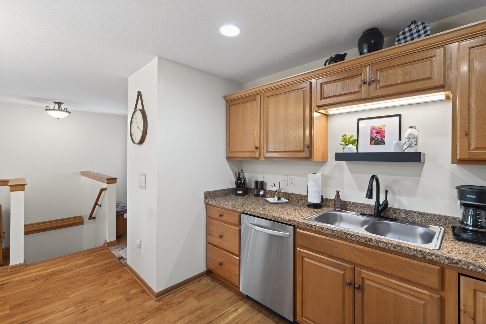 38272 Explorer Circle Property Photo 4
