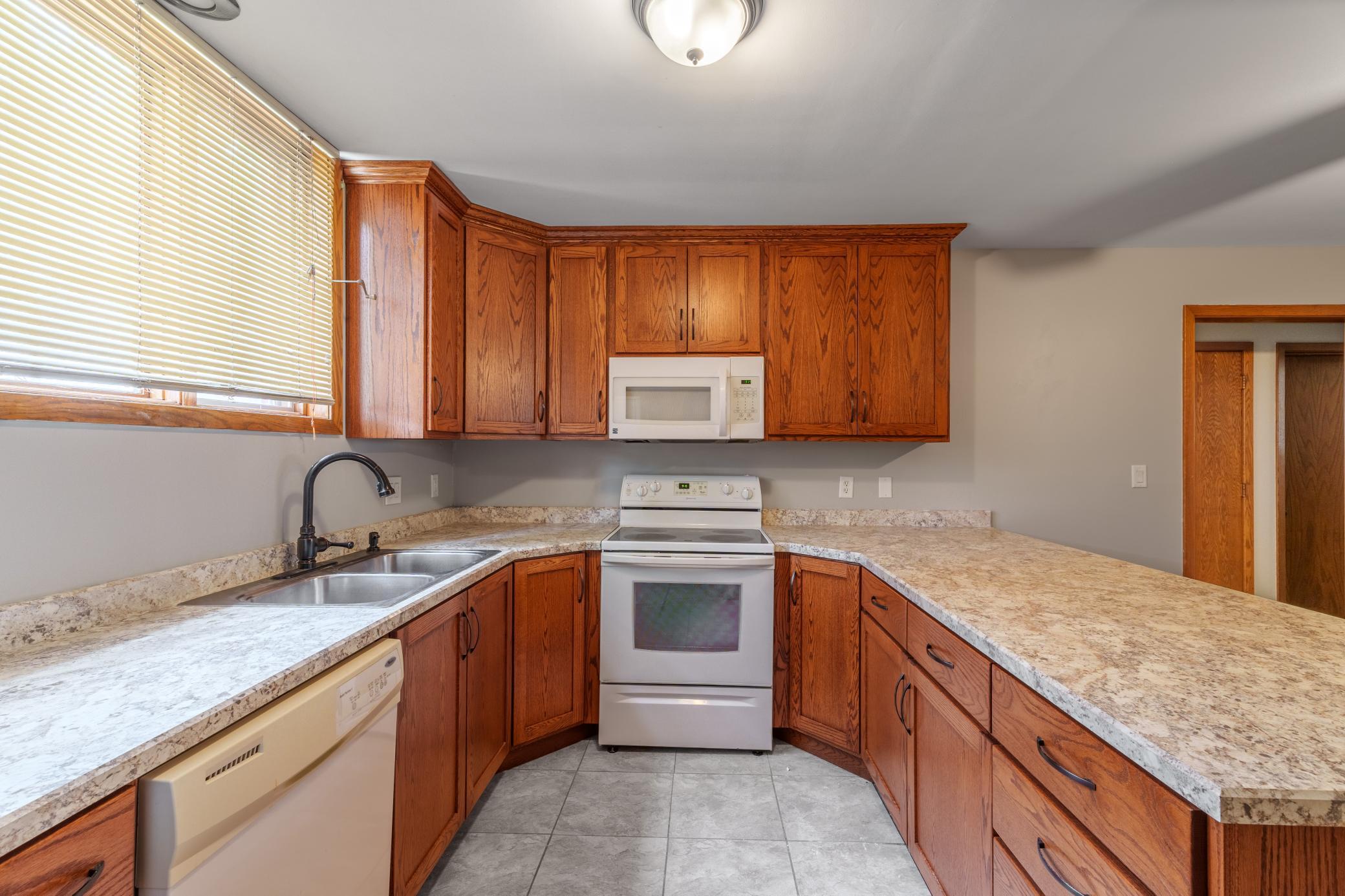 813 6th Avenue N B7 Property Photo 3