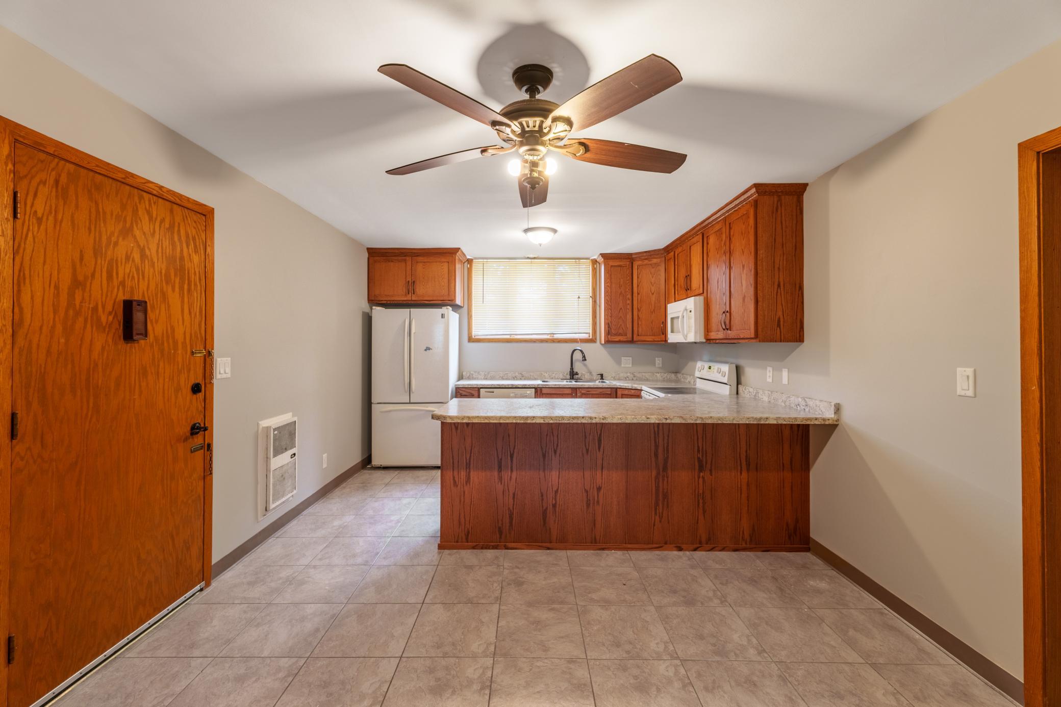 813 6th Avenue N B7 Property Photo 6