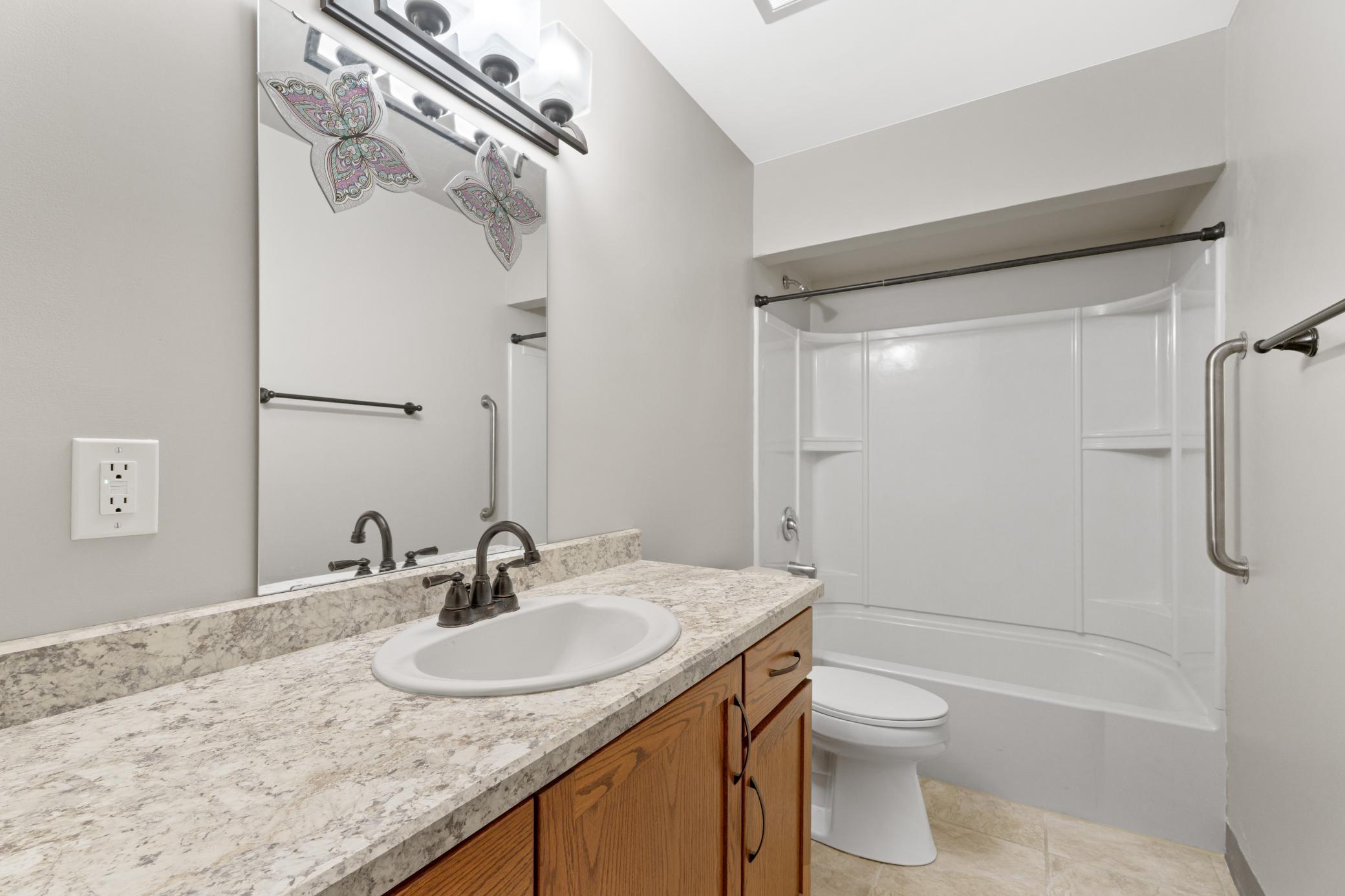 813 6th Avenue N B7 Property Photo 7