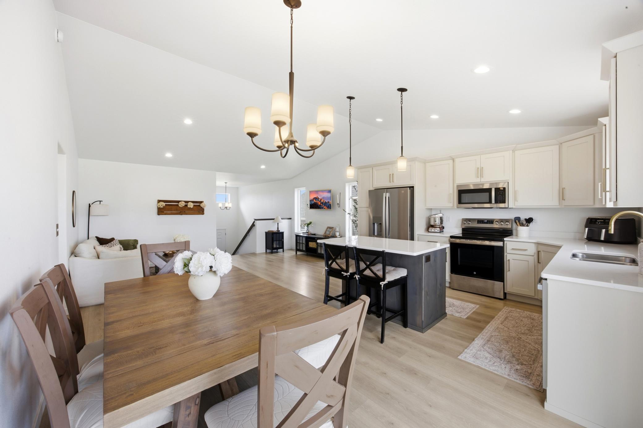 6321 Saint Ann Avenue Property Photo 13