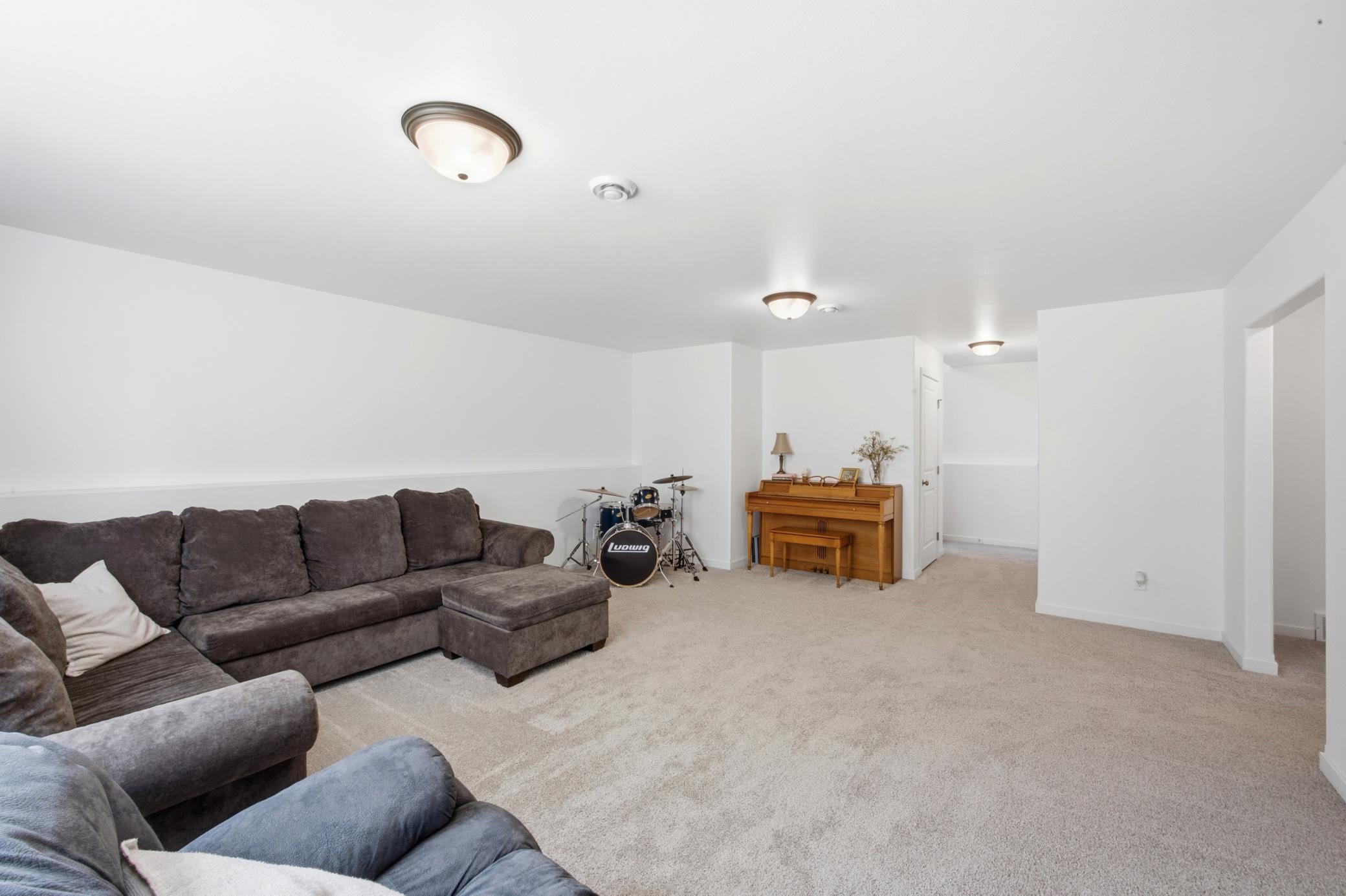 6321 Saint Ann Avenue Property Photo 23