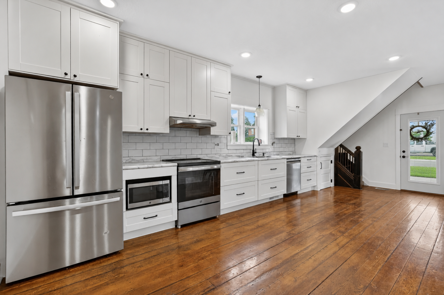302 1st Street Nw Property Photo 1