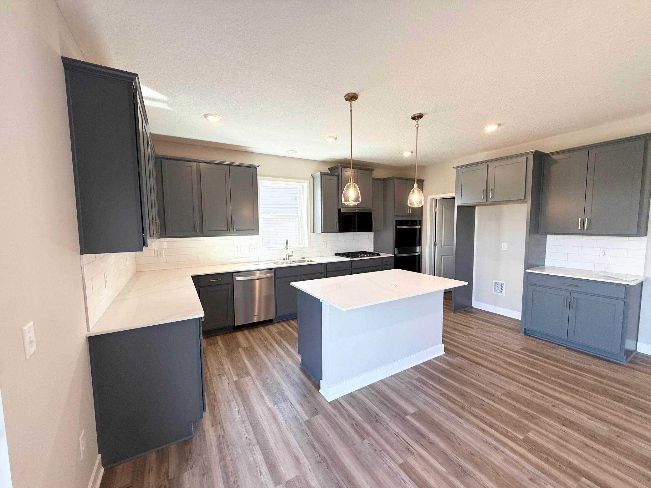 9768 47th Bay Ne Property Photo 4