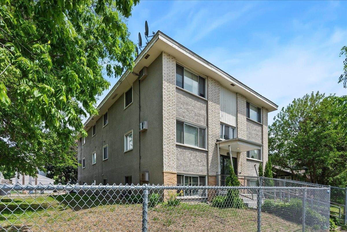 3021 Longfellow Avenue Property Photo 1