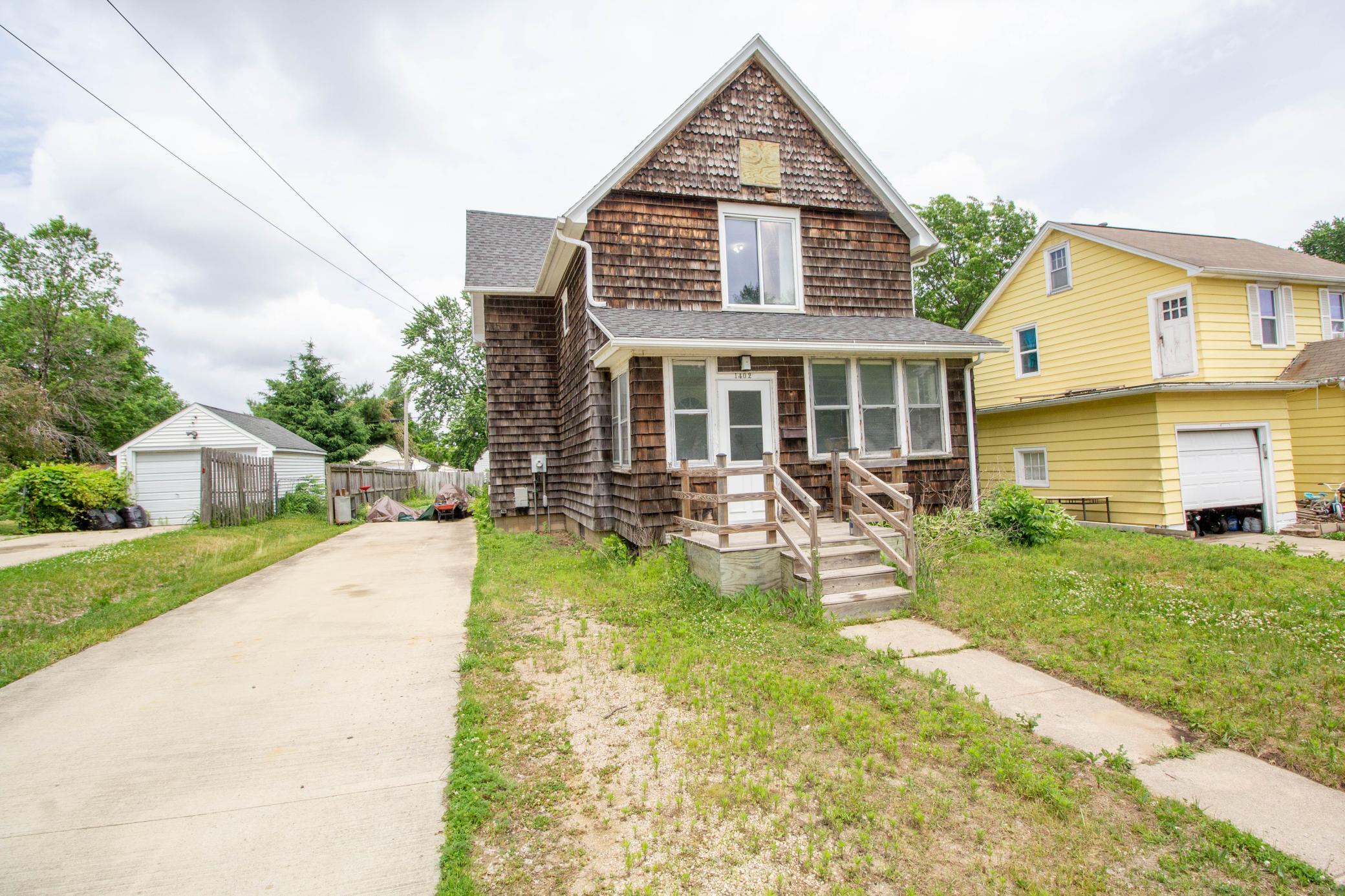 1402 9th Avenue Nw Property Photo 1