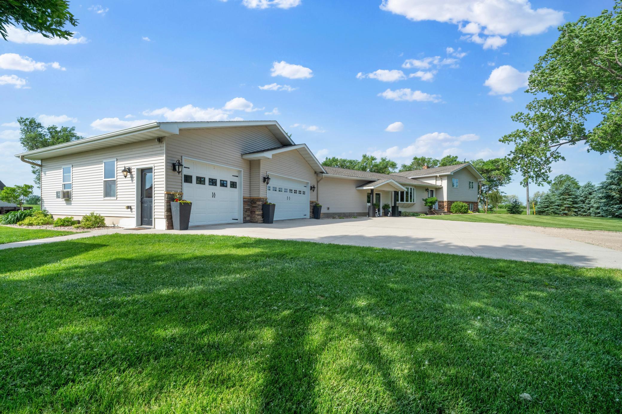16824 State Highway 9 Property Photo 3