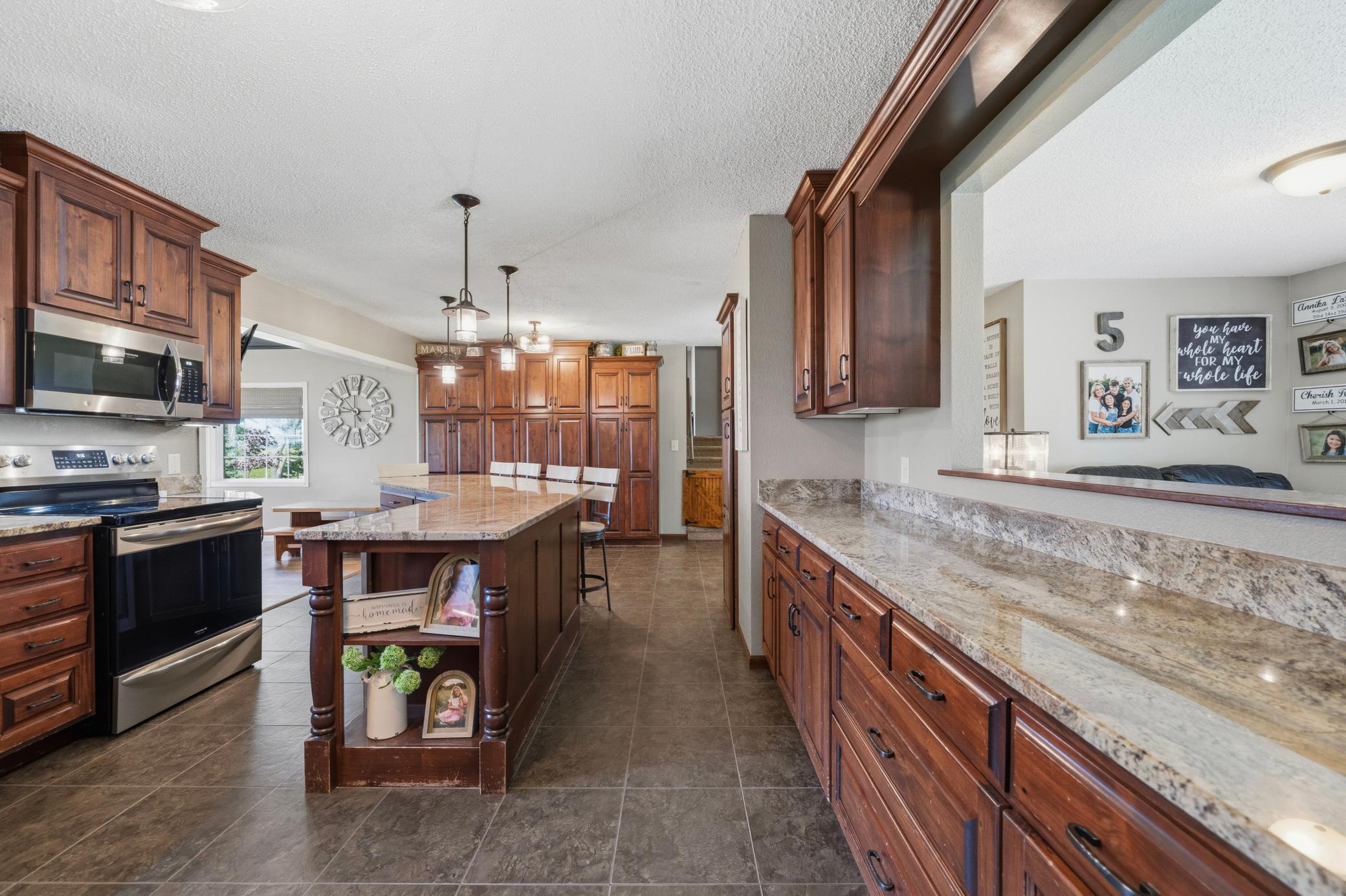 16824 State Highway 9 Property Photo 11