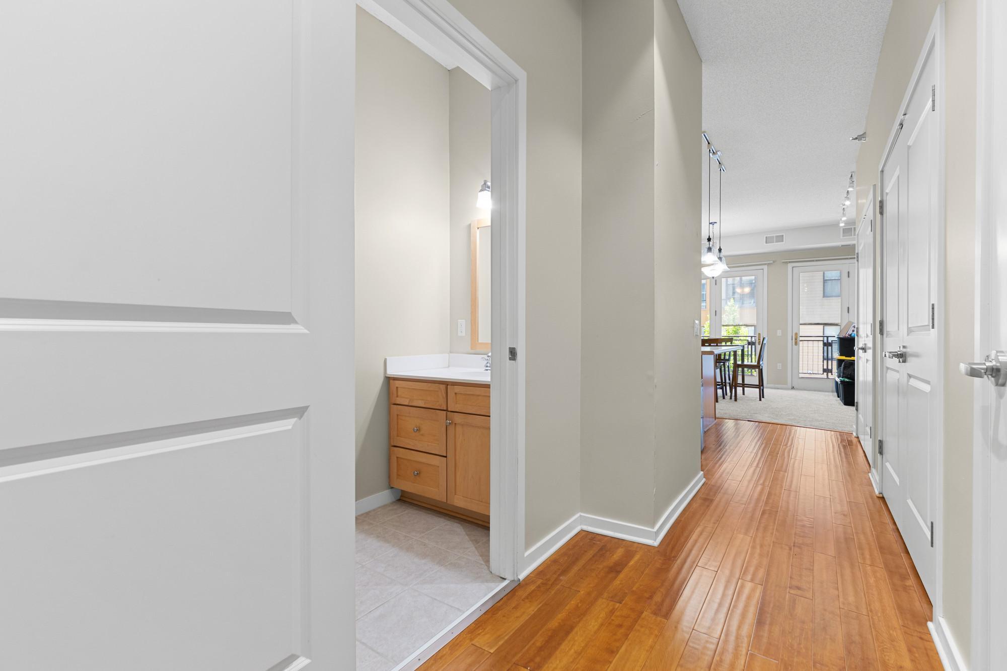 209 8th Street E 305 Property Photo 4
