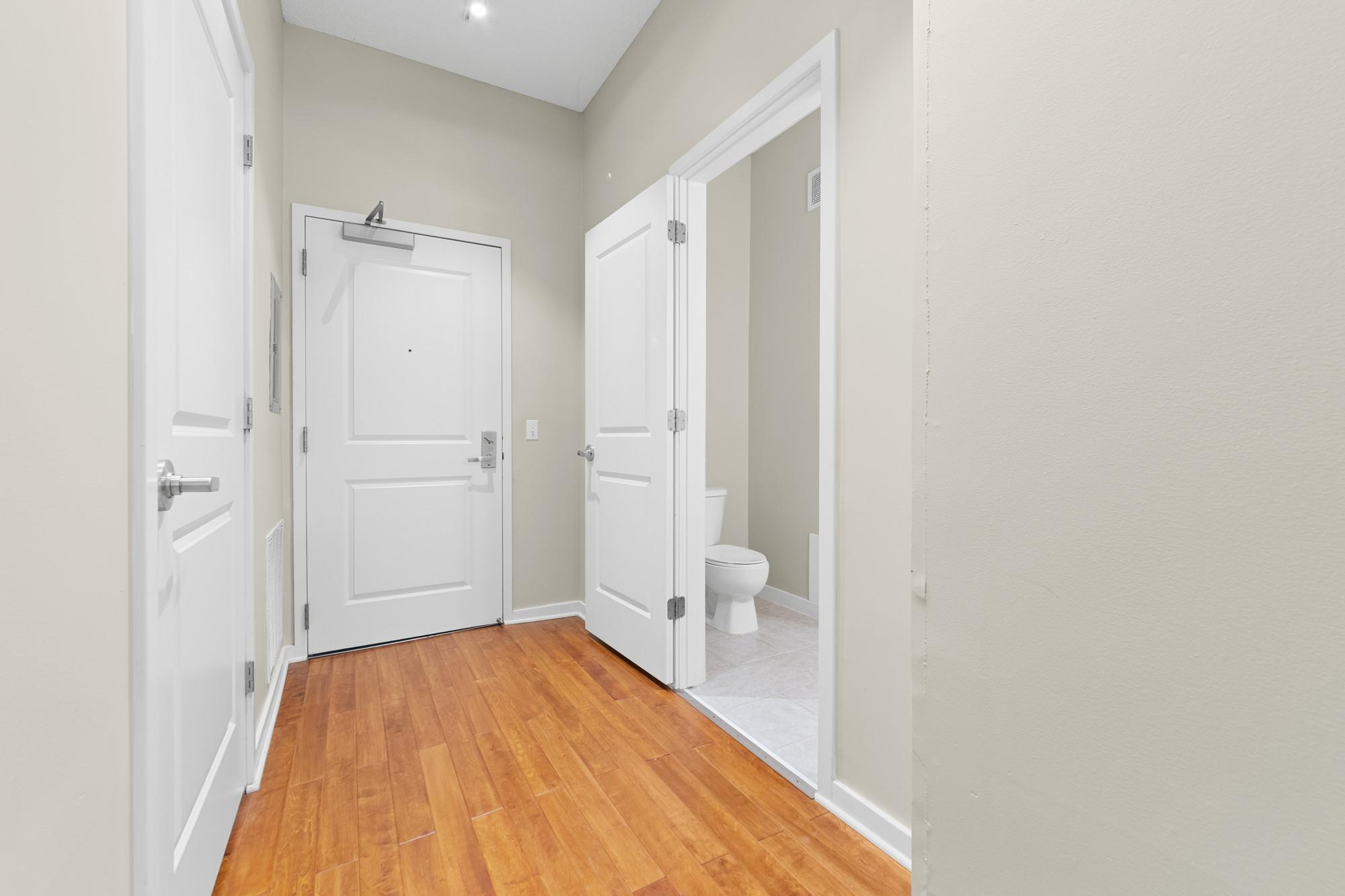 209 8th Street E 305 Property Photo 5