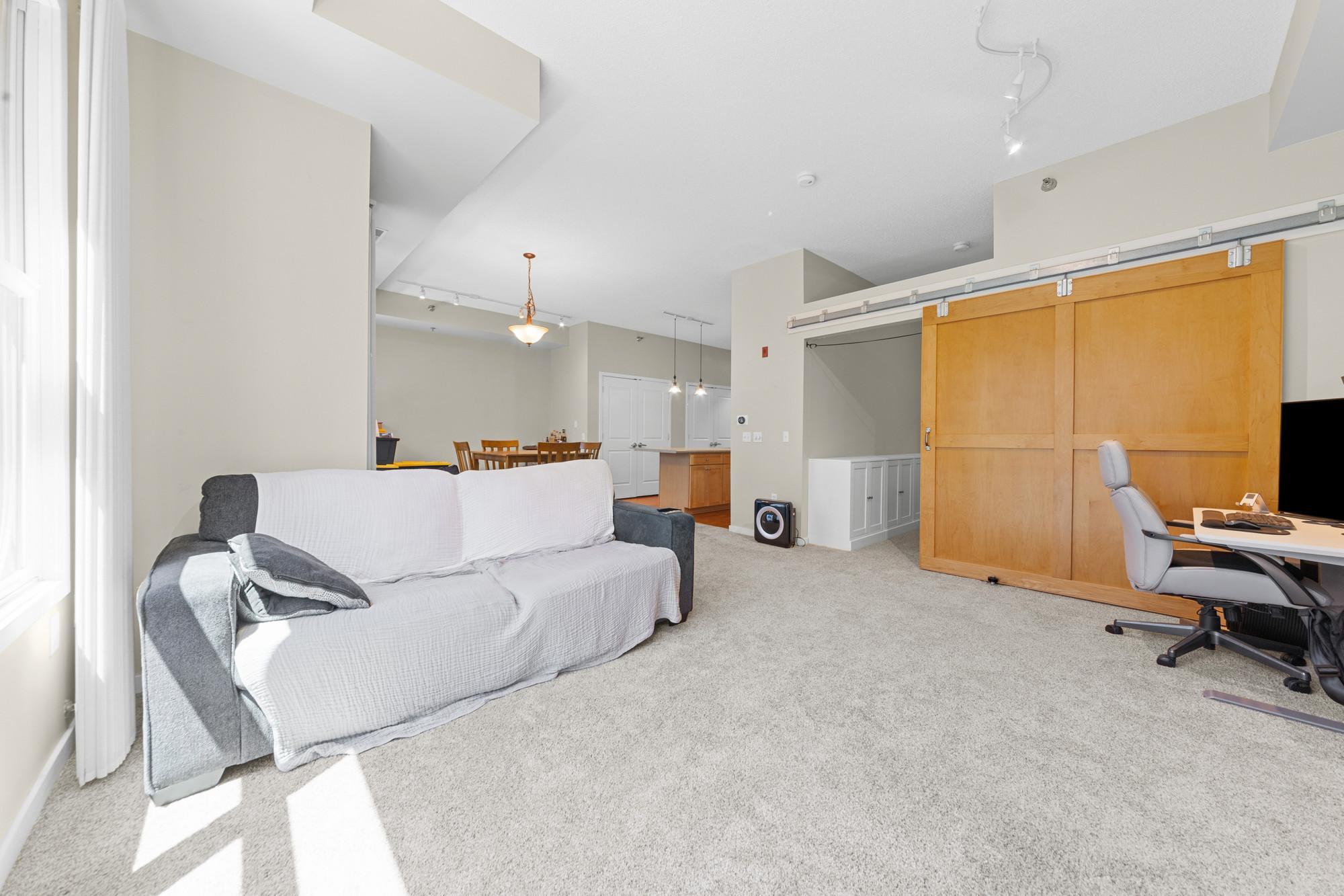 209 8th Street E 305 Property Photo 17