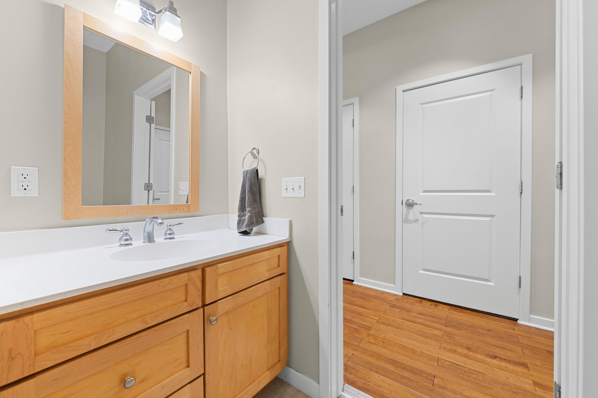209 8th Street E 305 Property Photo 24