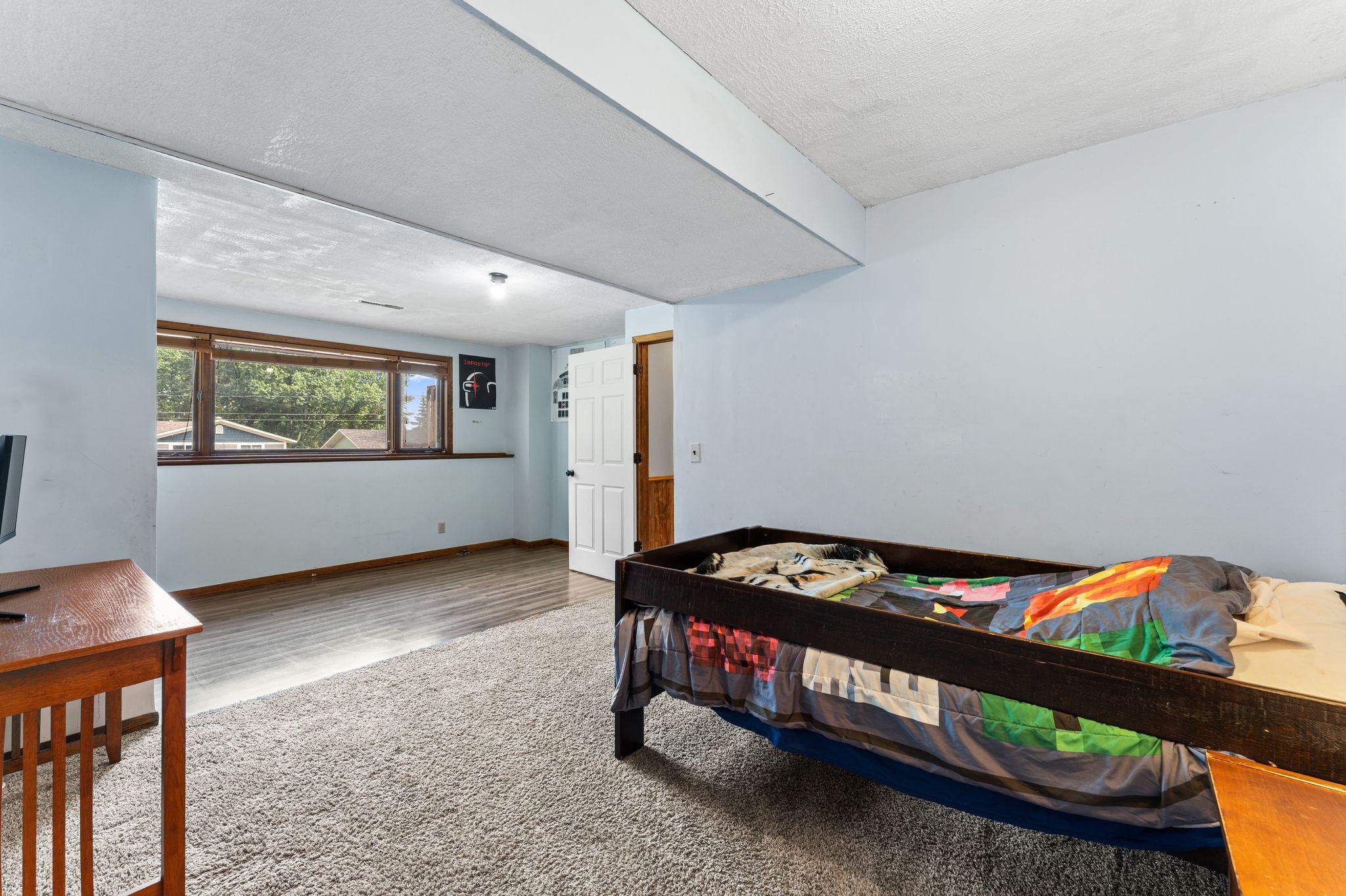 509 Mill Street E Property Photo 16