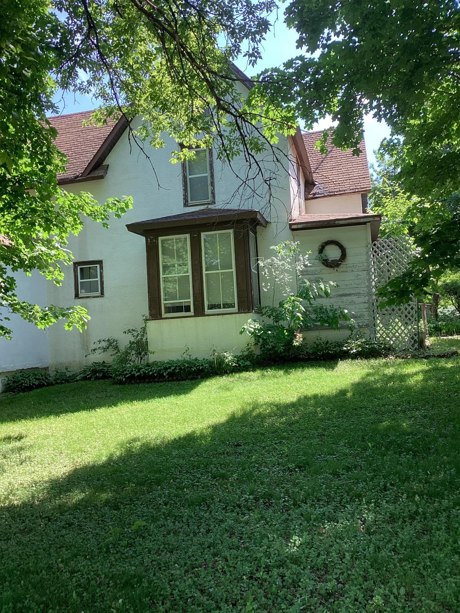 521 9th Avenue W Property Photo 1