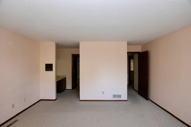 18300 Creeks Bend Drive Property Photo 9