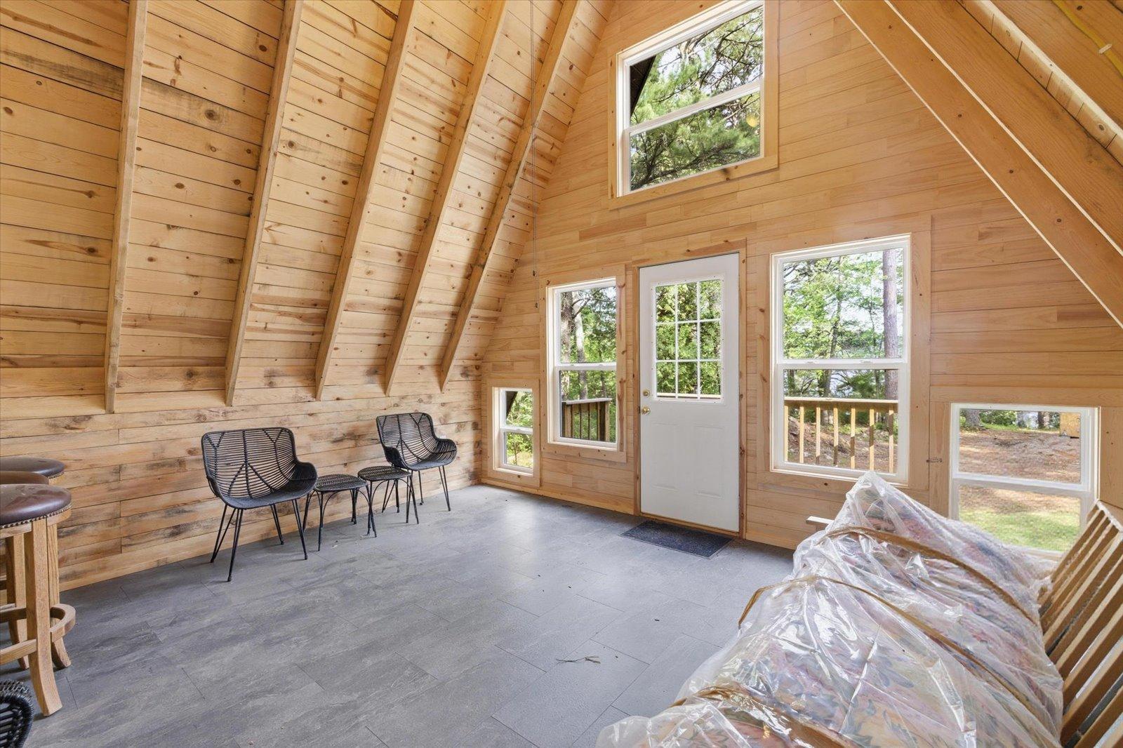 5298 Long Island Property Photo 11