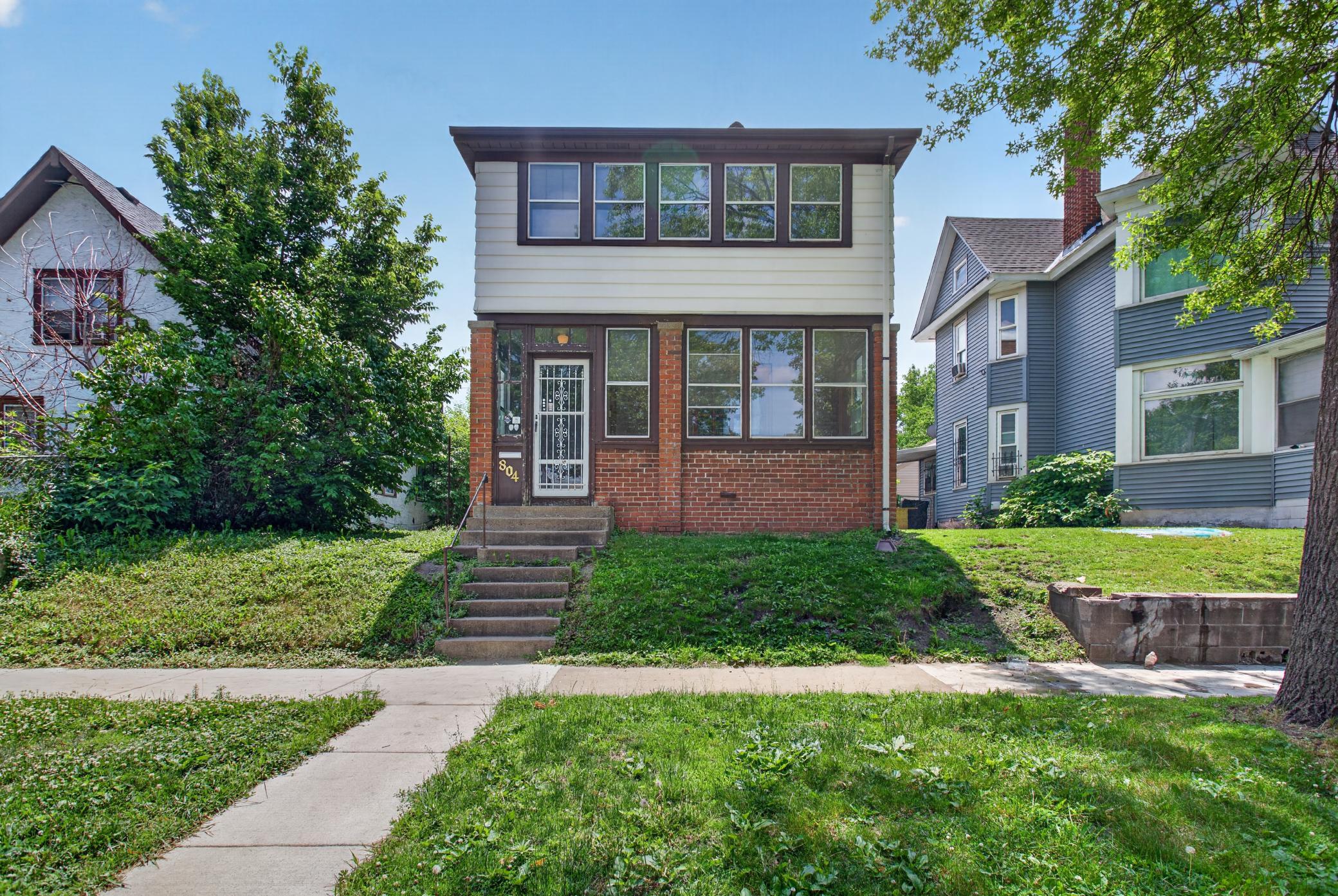 804 Sherburne Avenue Property Photo 1
