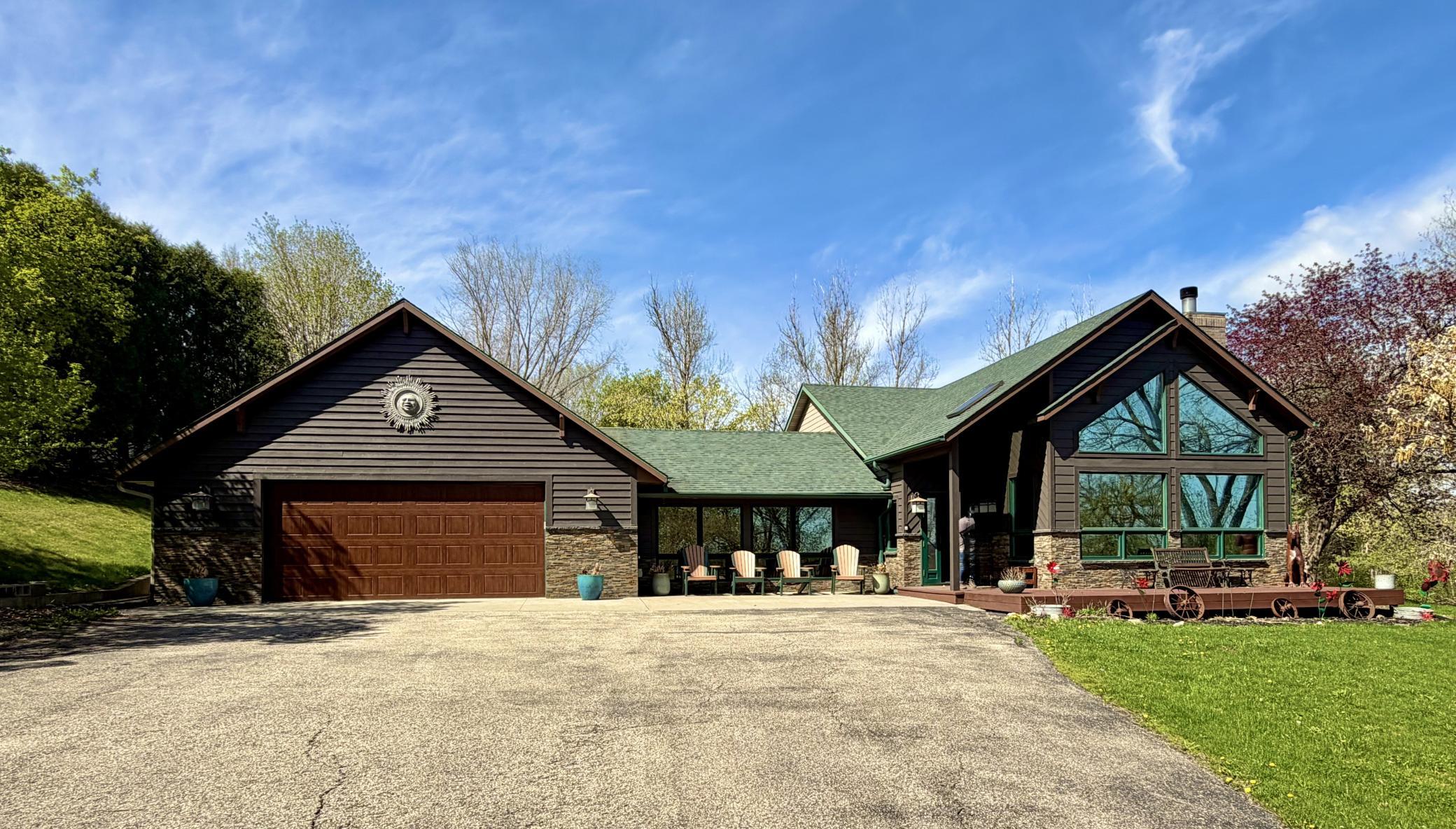 175 6th Lane Ne Property Photo 1