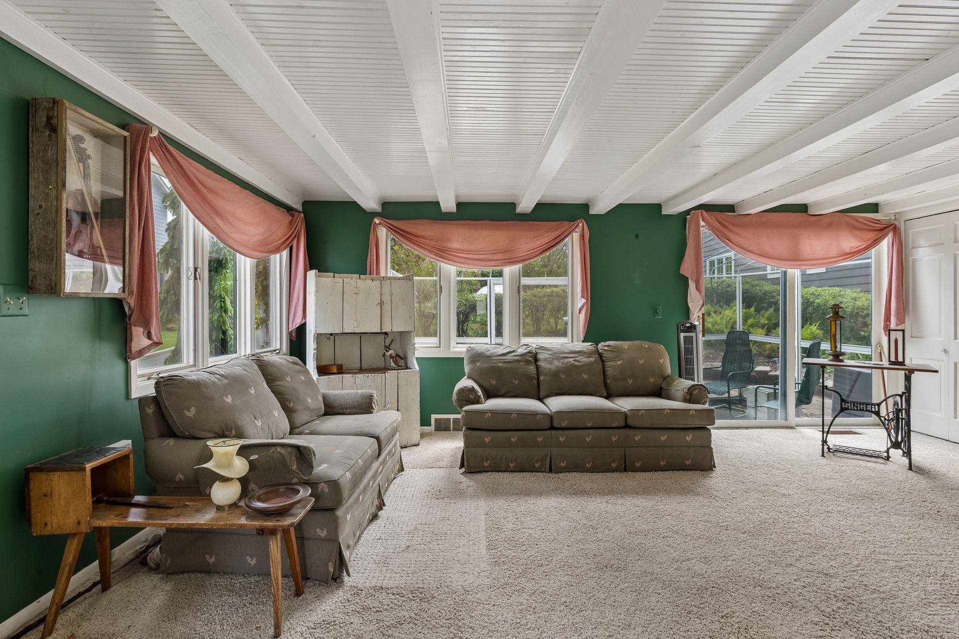 2830 Center Road Property Photo 8
