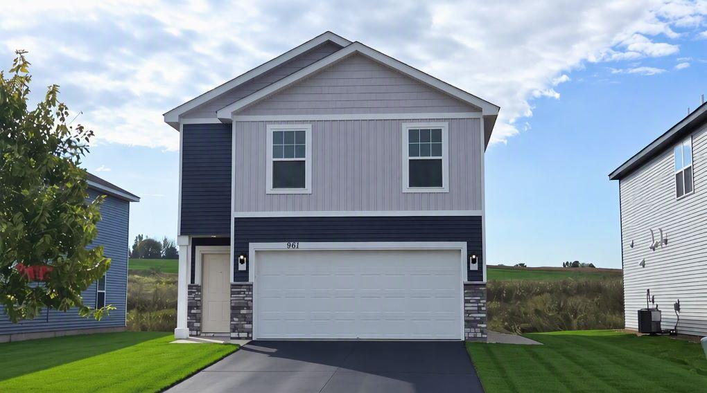 961 Stone Creek Drive Property Photo 1