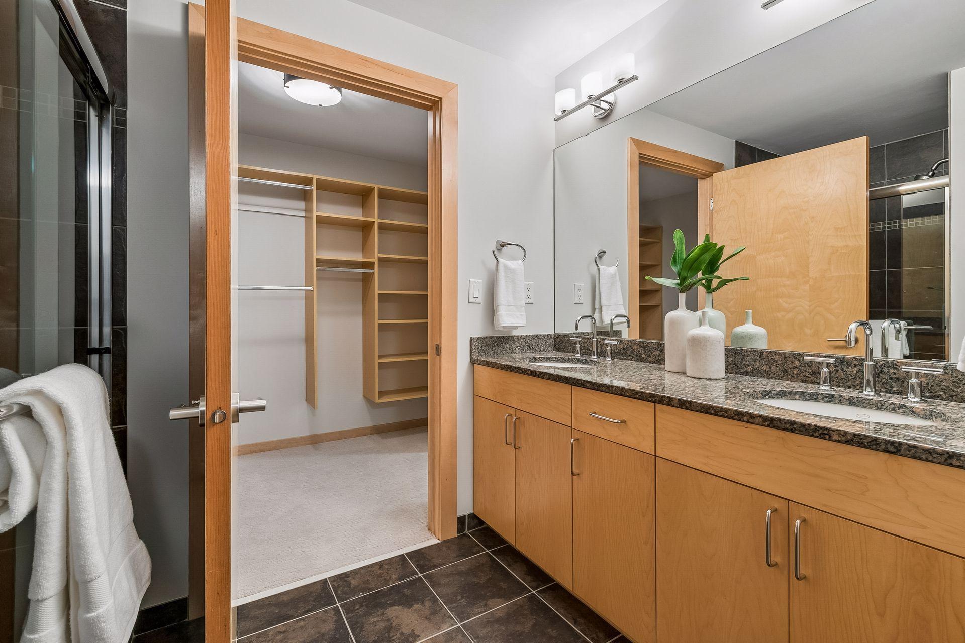 215 10th Avenue S 321 Property Photo 29