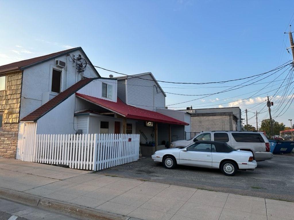 122 Main Avenue S Property Photo 5