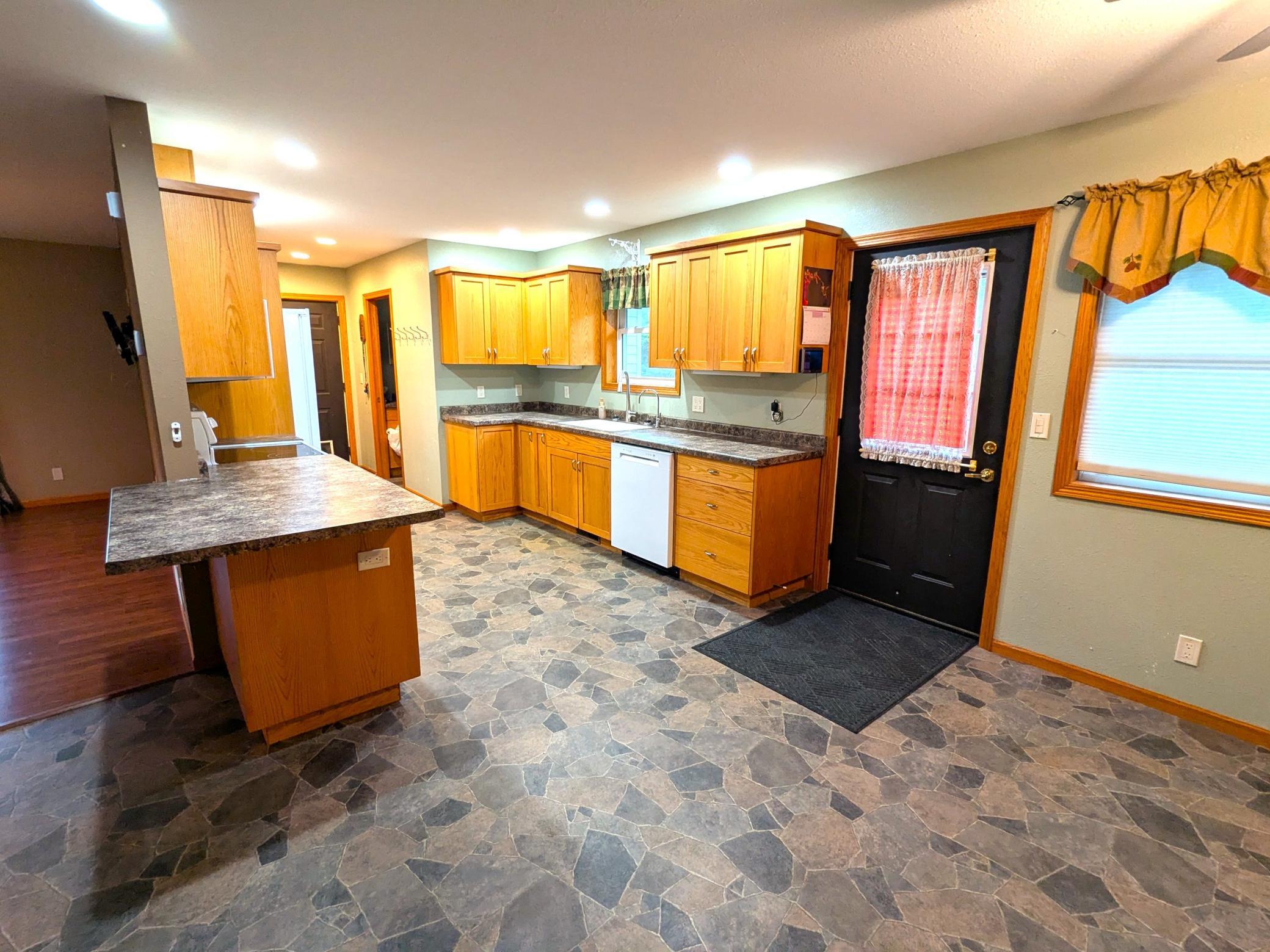 24082 Homer Valley Road Property Photo 6