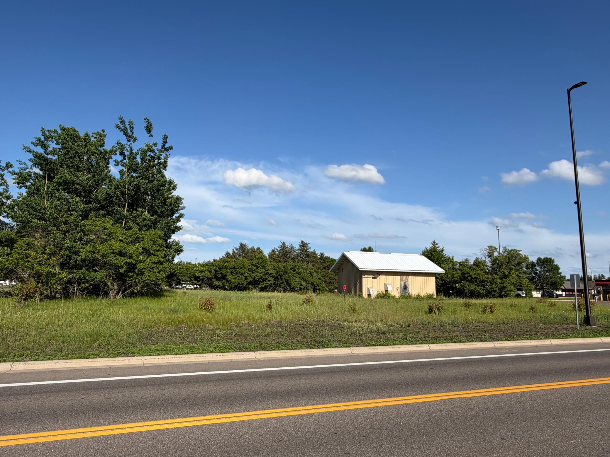 200 Golf Course Road N Property Photo 3