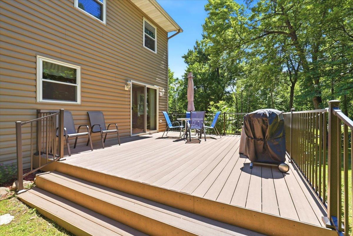 733 220th Street Property Photo 6