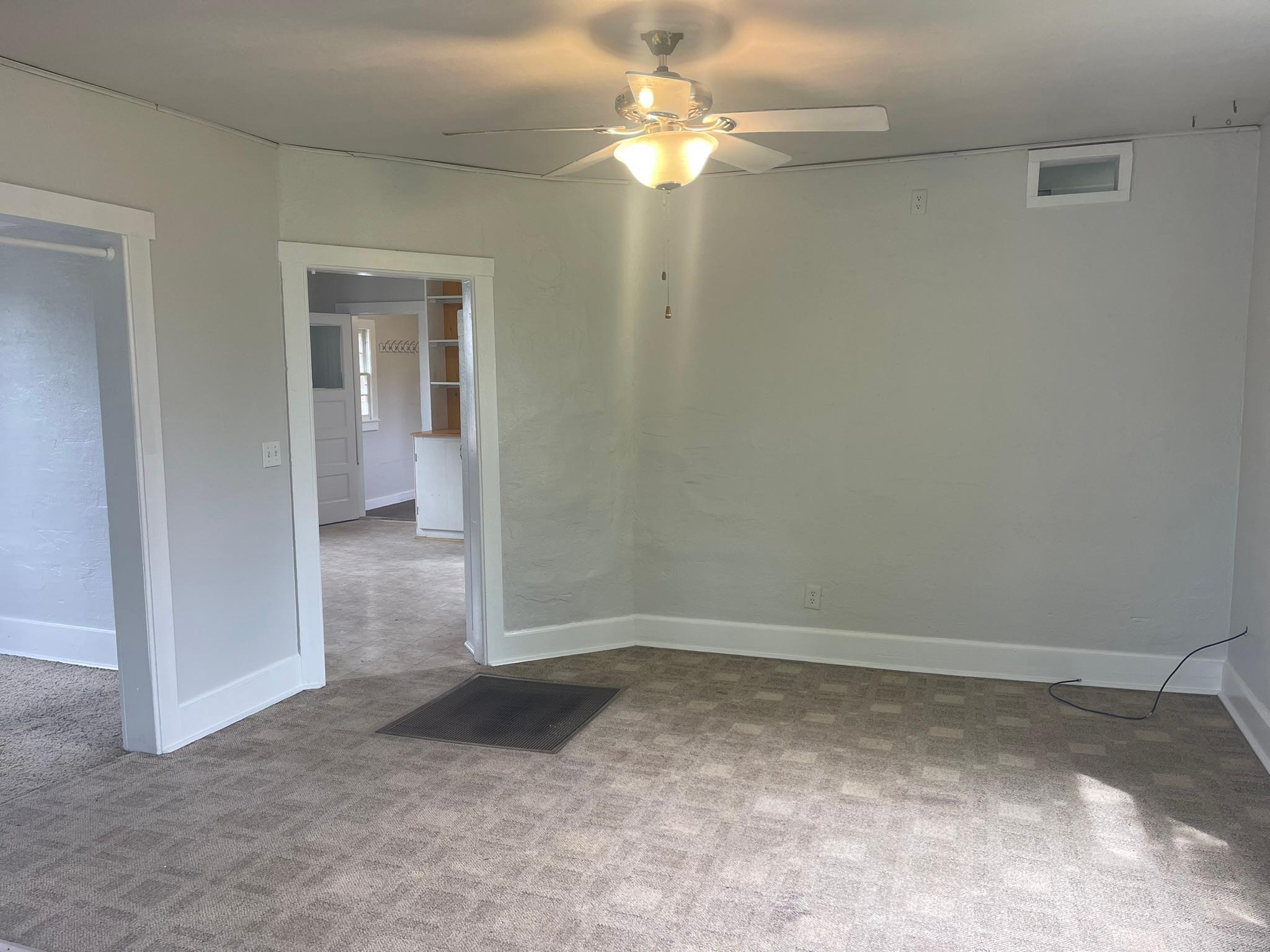 508 Main Street W Property Photo 11