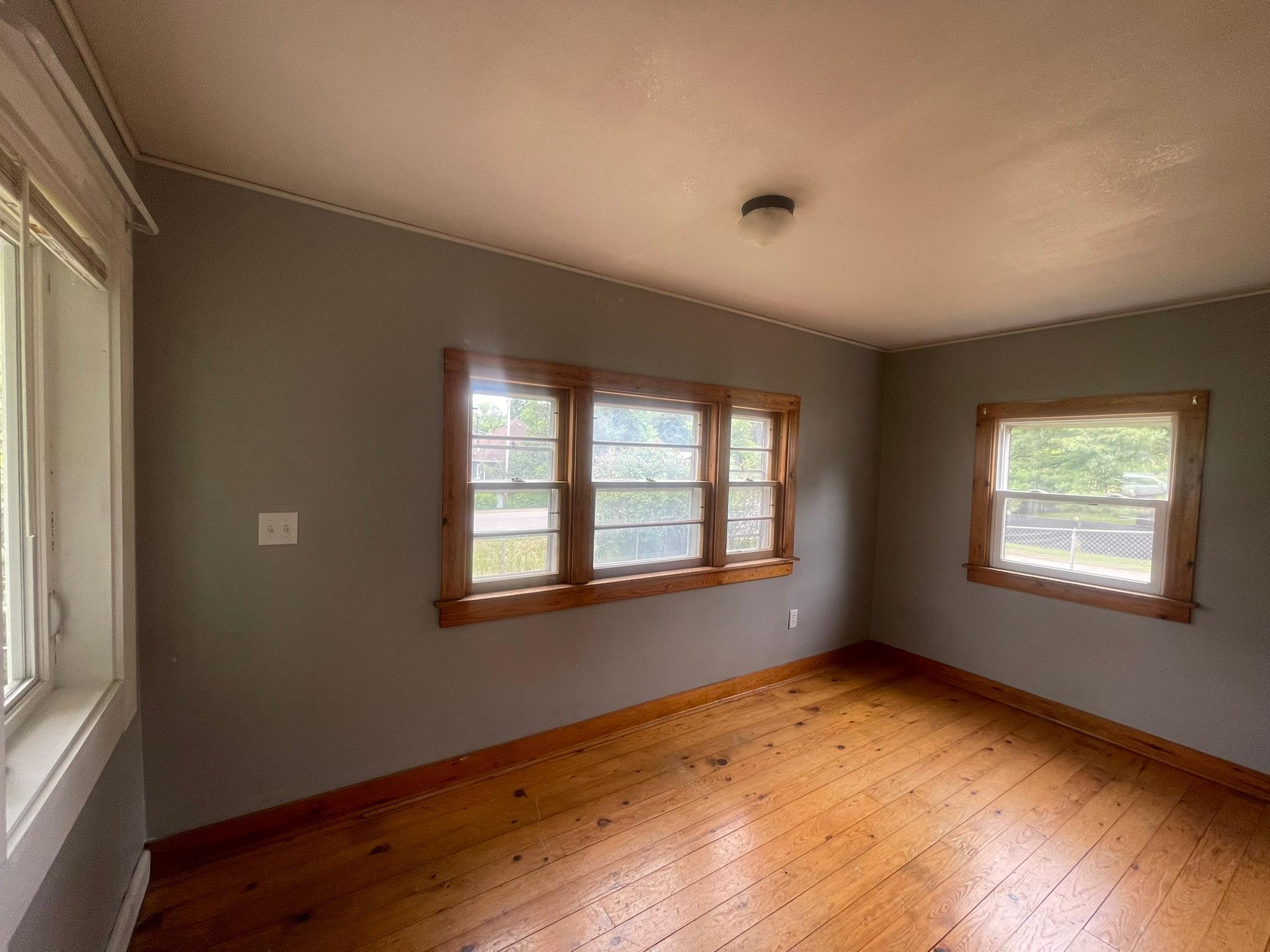 508 Main Street W Property Photo 15
