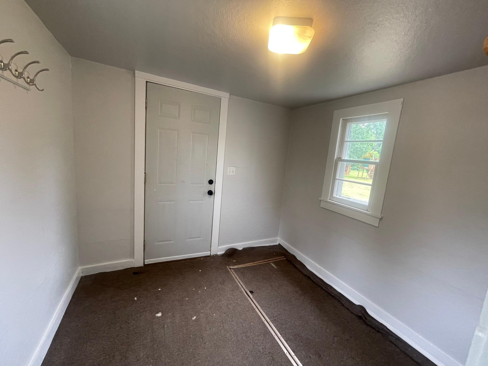 508 Main Street W Property Photo 17