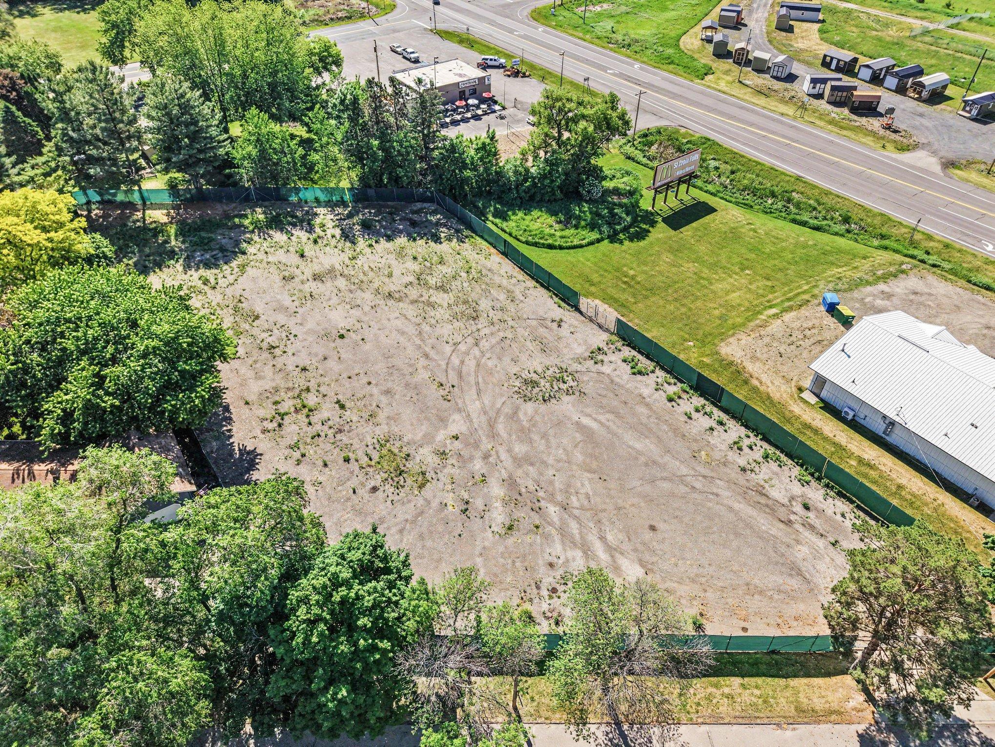 30041 Redfield Boulevard Property Photo 4