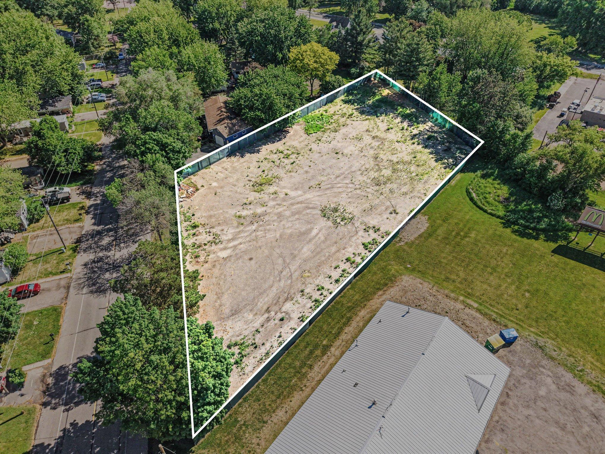 30041 Redfield Boulevard Property Photo 6