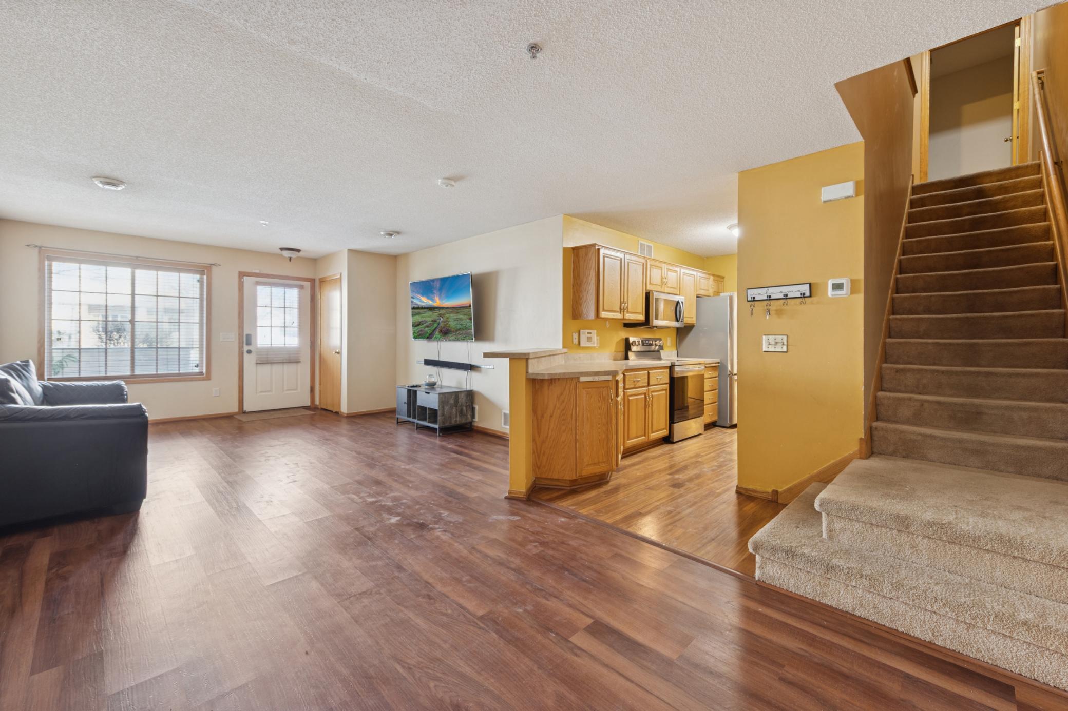 10739 Unity Lane N Property Photo 3
