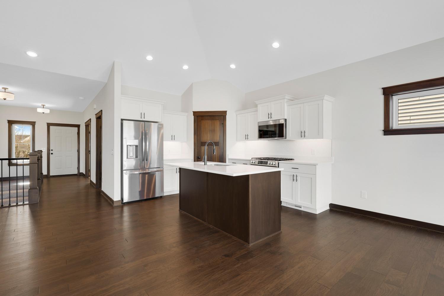 13842 Arrowhead Way Property Photo 4
