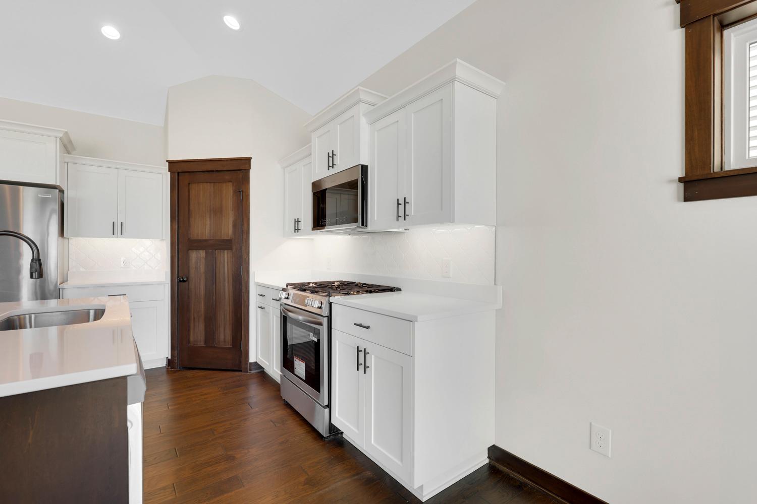 13842 Arrowhead Way Property Photo 5