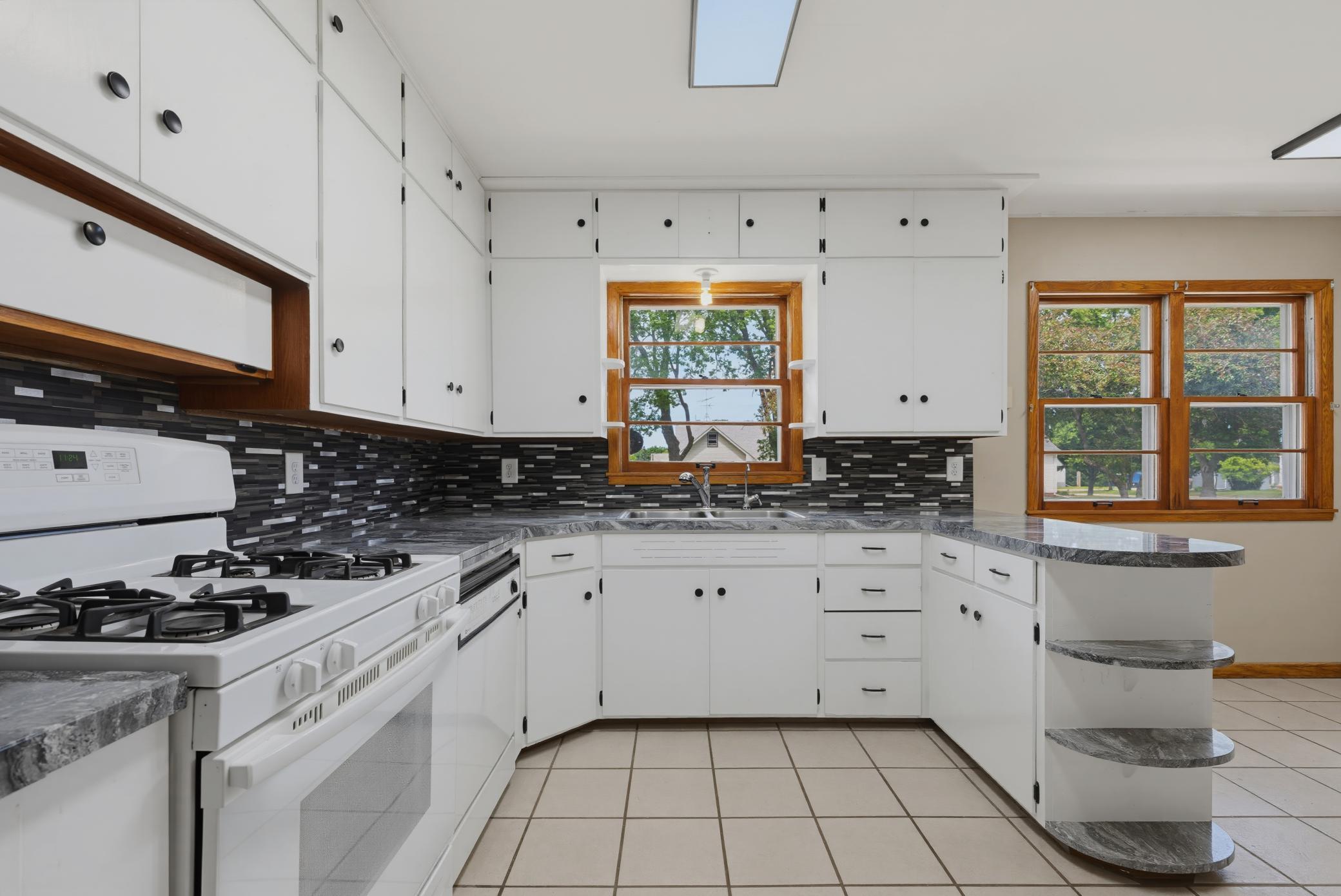 821 Ash Avenue Property Photo 4