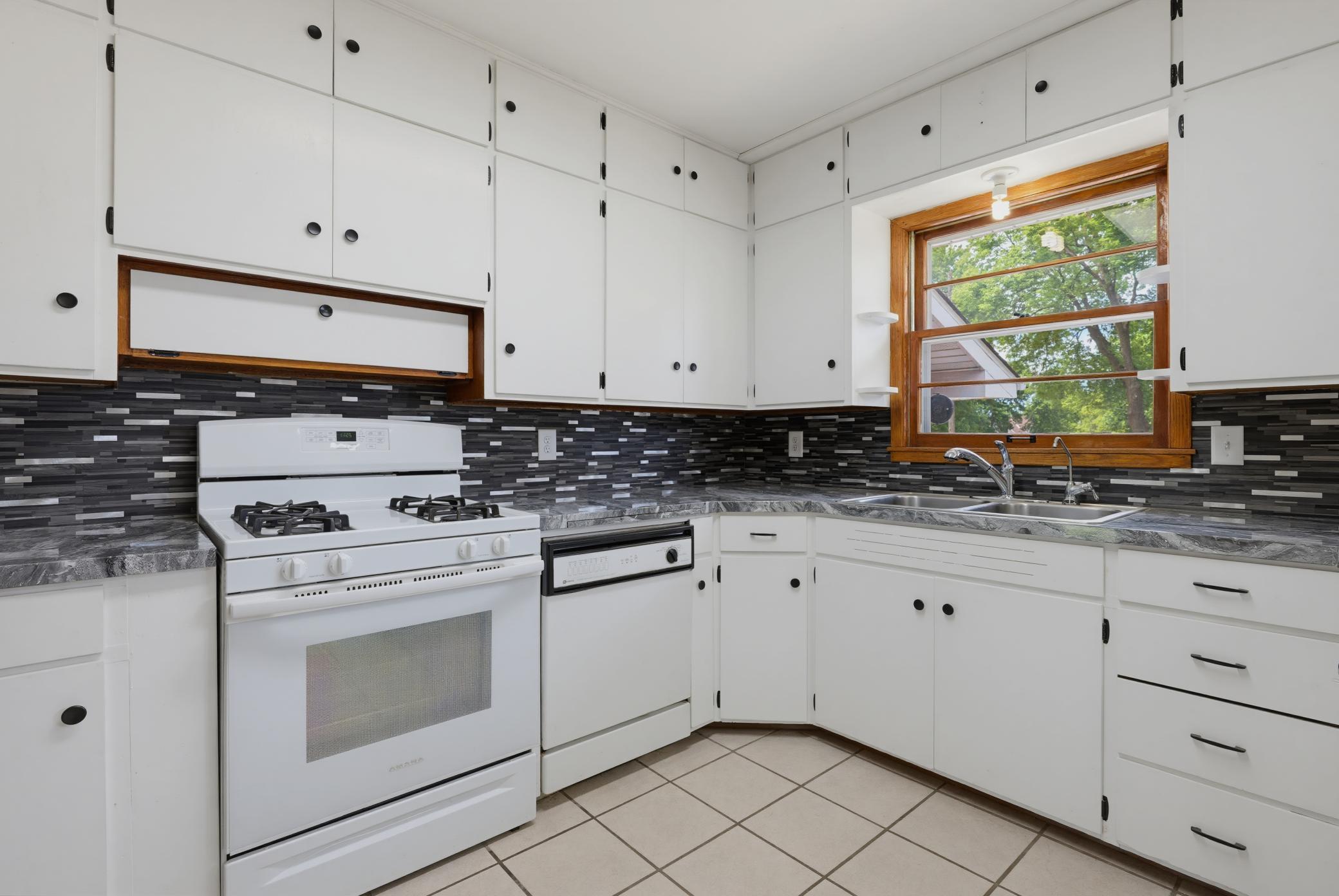 821 Ash Avenue Property Photo 5