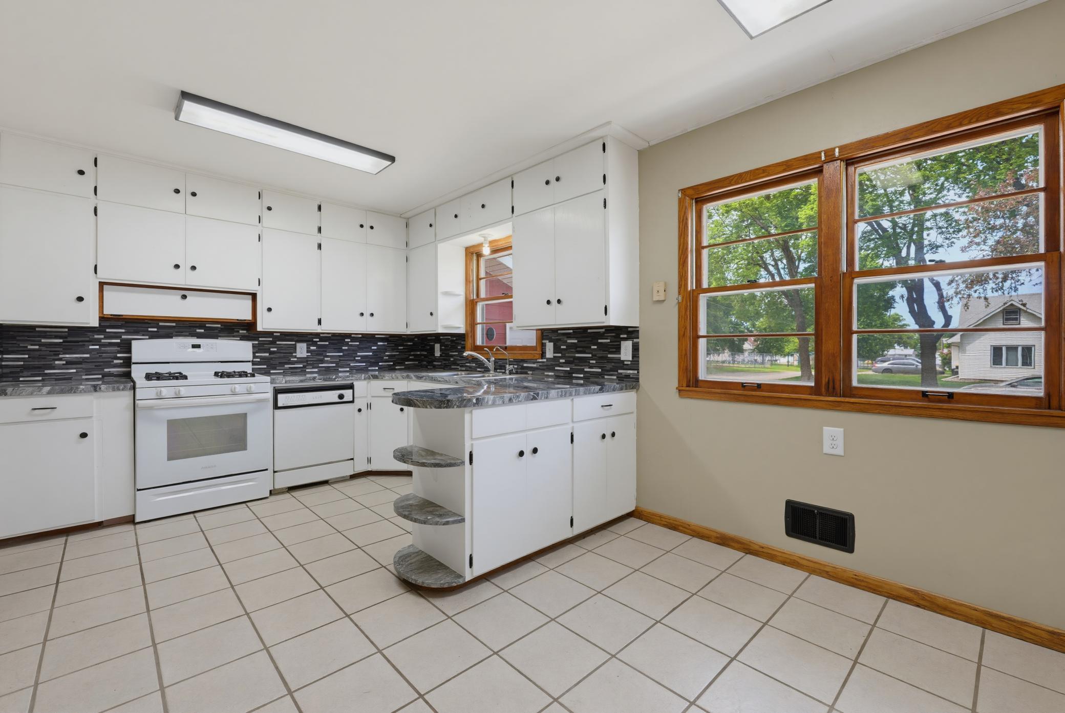 821 Ash Avenue Property Photo 6