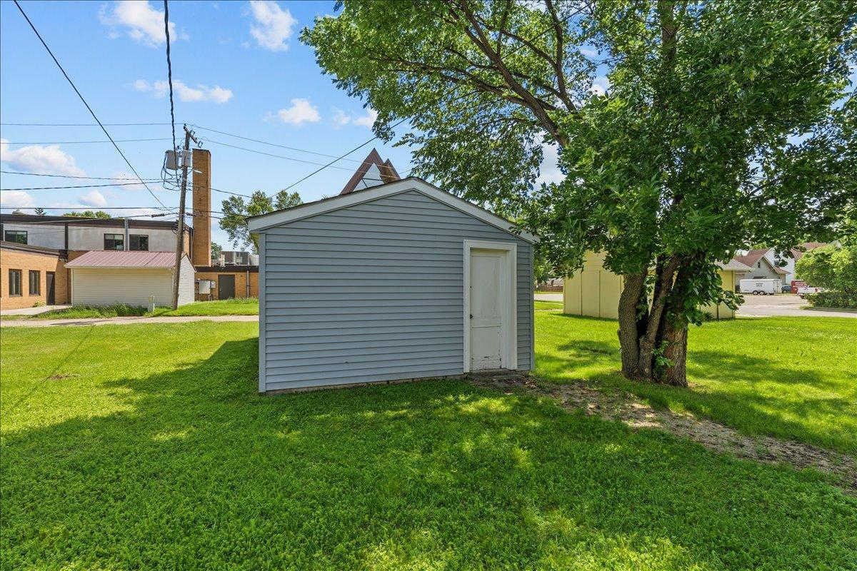 606 7th Street N Property Photo 3