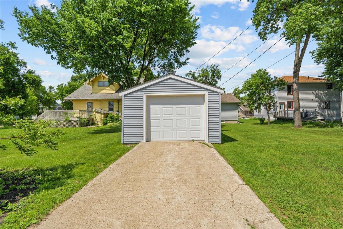 606 7th Street N Property Photo 5
