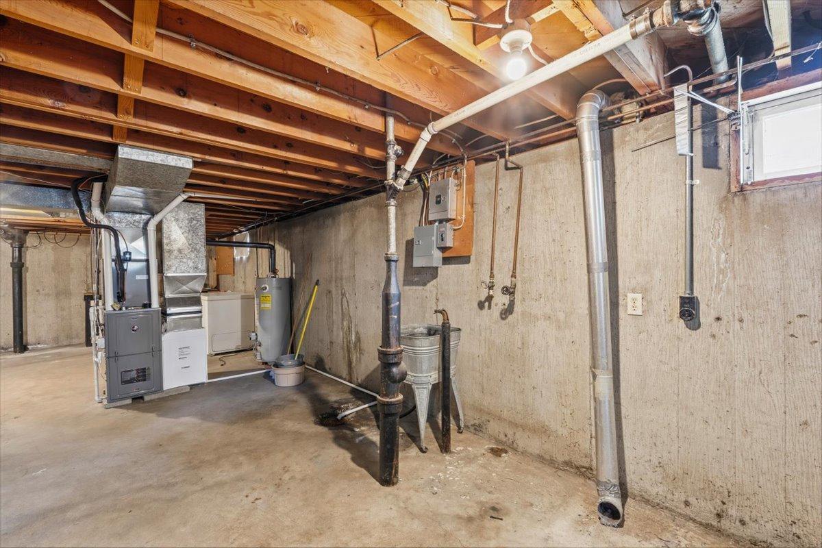 606 7th Street N Property Photo 9