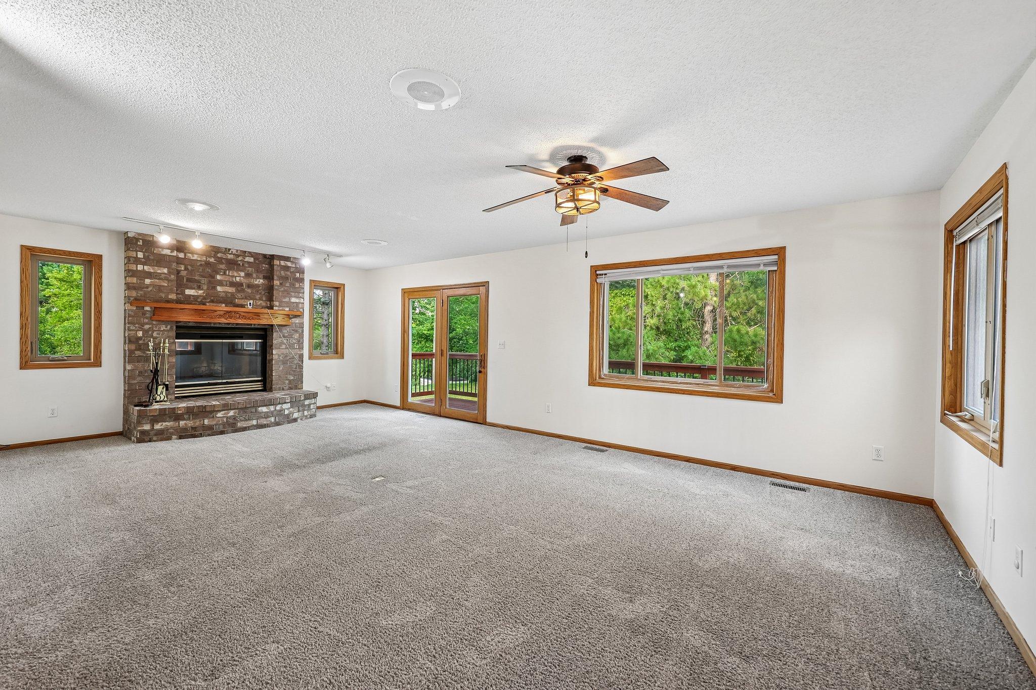 597 Viking Drive E Property Photo 8