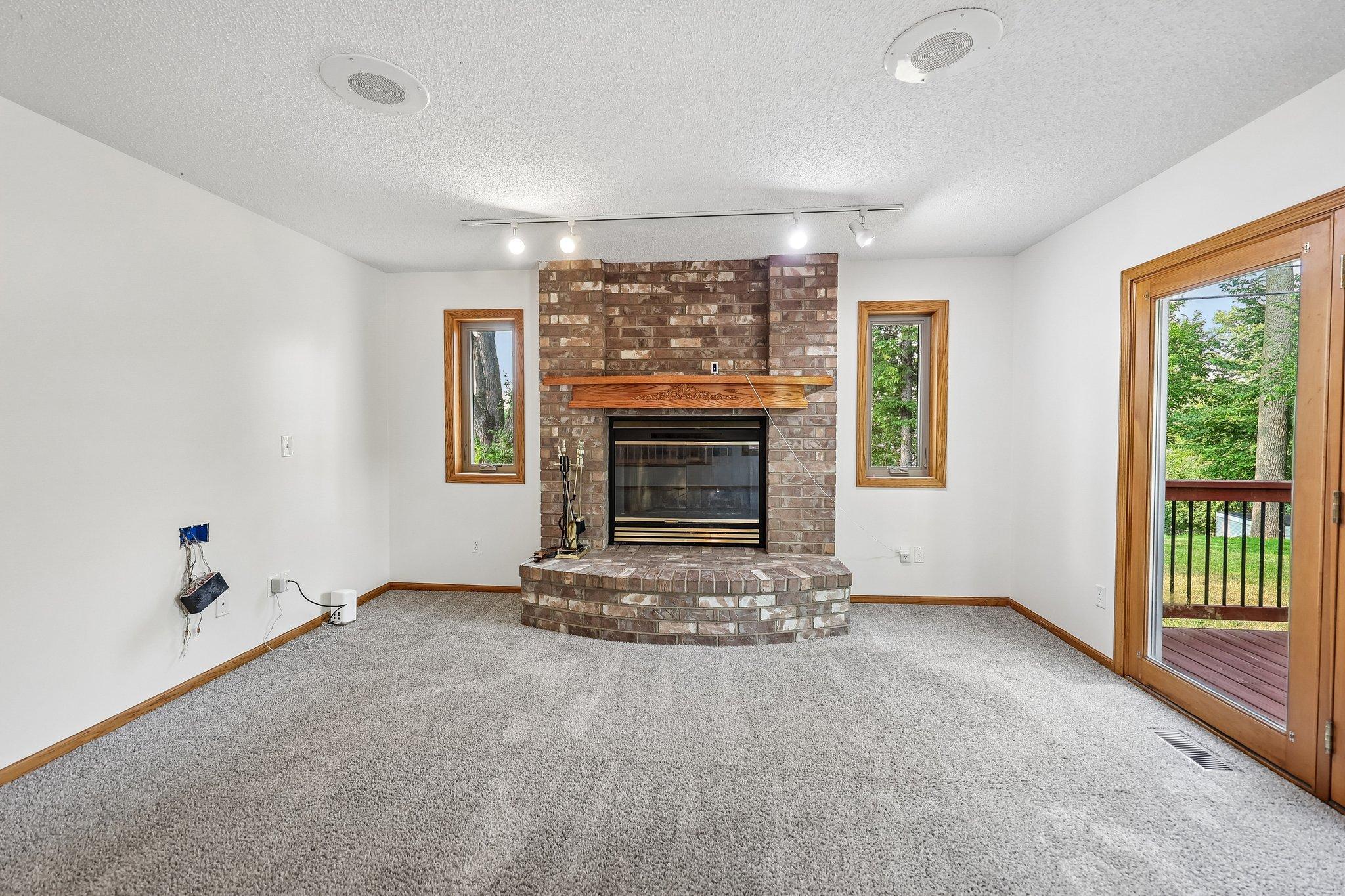 597 Viking Drive E Property Photo 10
