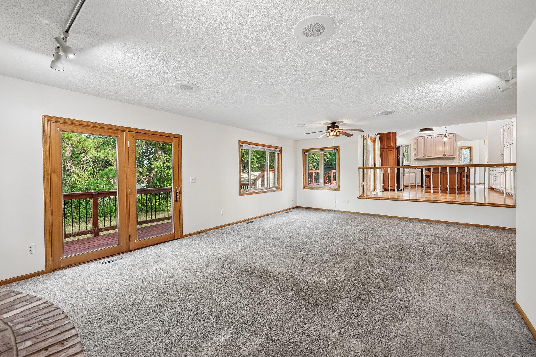 597 Viking Drive E Property Photo 11