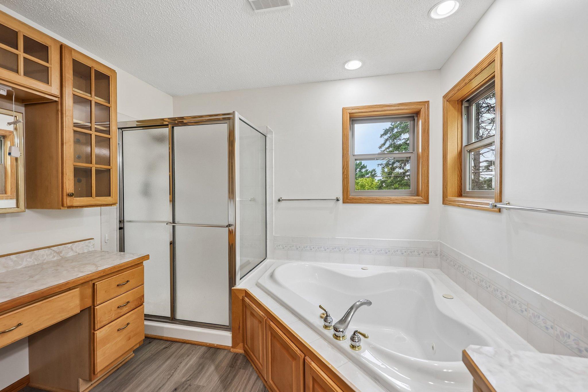 597 Viking Drive E Property Photo 26