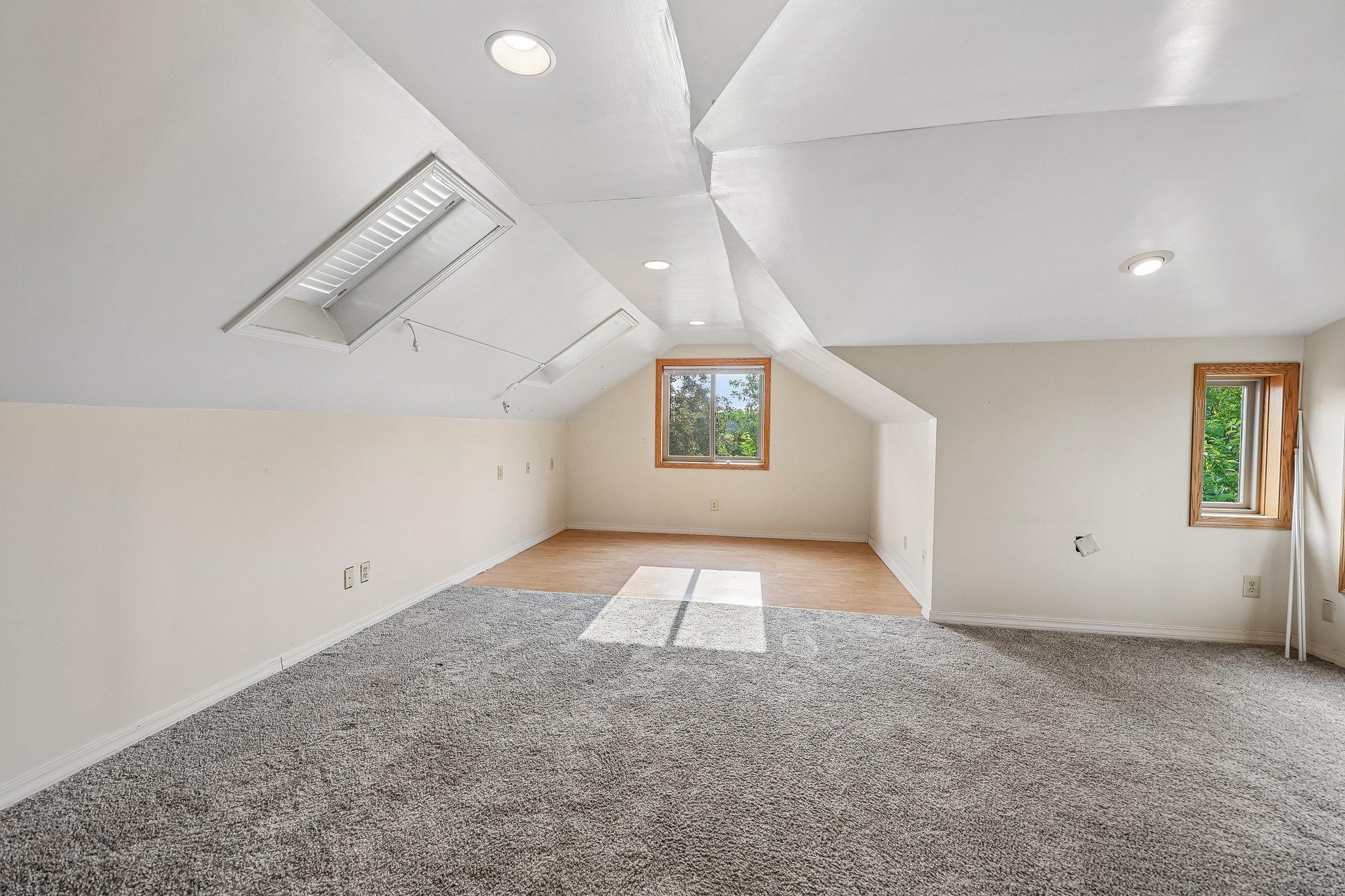 597 Viking Drive E Property Photo 34