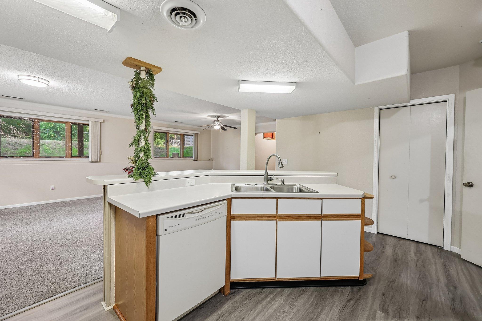 597 Viking Drive E Property Photo 51