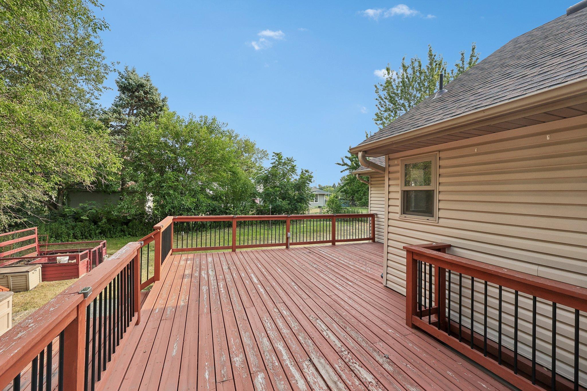 597 Viking Drive E Property Photo 59
